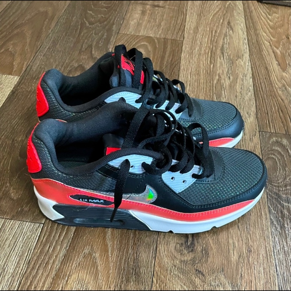Like New!! Nike Air Max 90. Size 6 1/2 Or Y5.